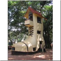 IN_BOM_HangingGardens_BigShoe2.jpg