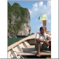 TL_Krabi_AoNang_ManInBoat1.JPG