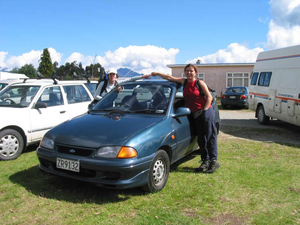 nz_manapouri_car_karen_vreni.jpg