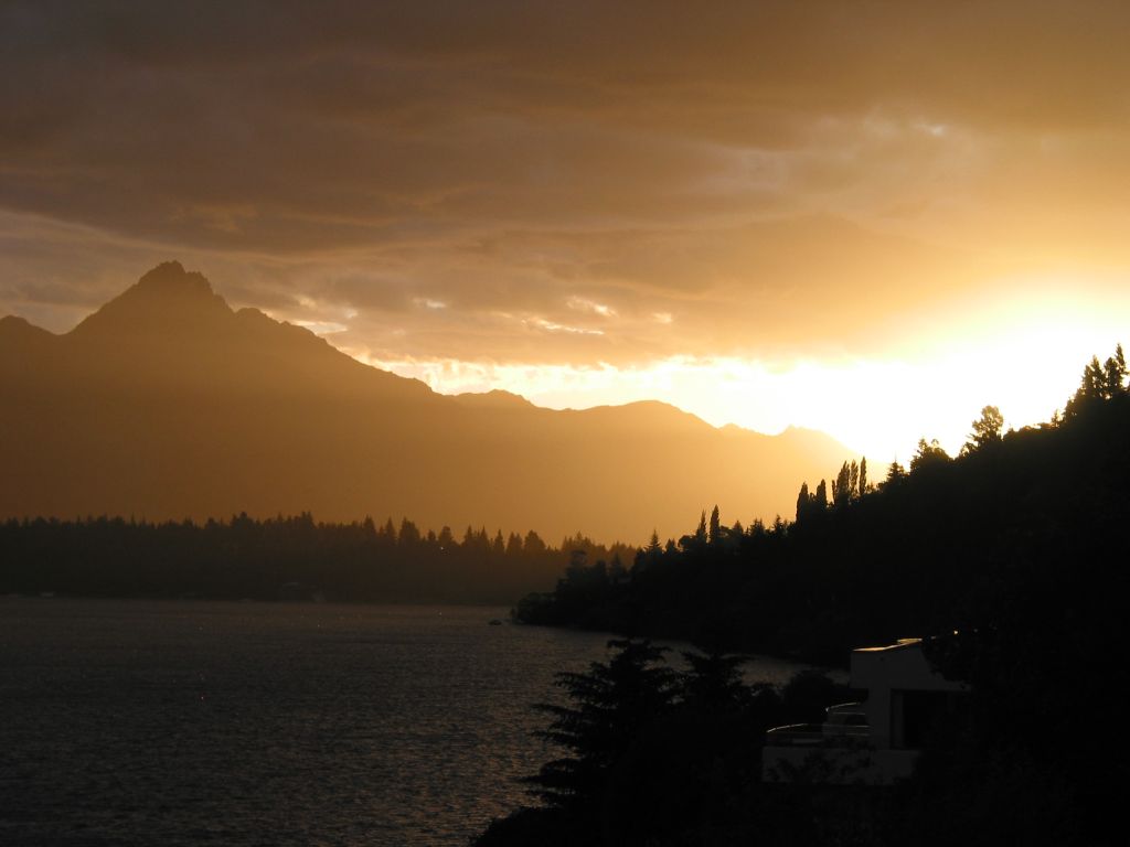 nz_queenstown_sunset2.jpg